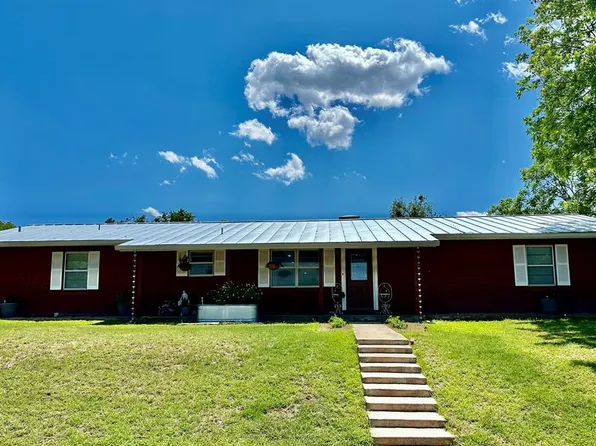 425 Wilson St, Mason, TX 76856