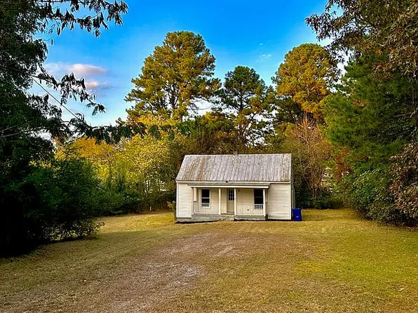 417 Prince Dr, Holly Springs, NC 27540