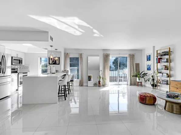 110 Salamanca Ave APT 403, Coral Gables, FL 33134