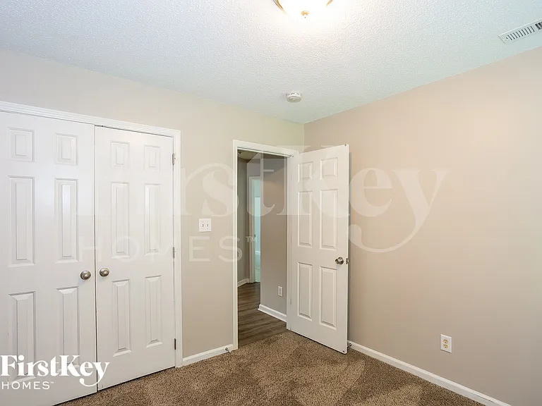 109 W Bank Dr — Photo 17