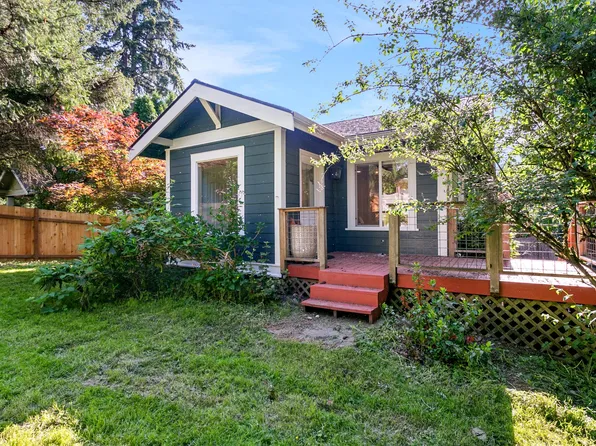 1929 Dakin St, Bellingham, WA 98229
