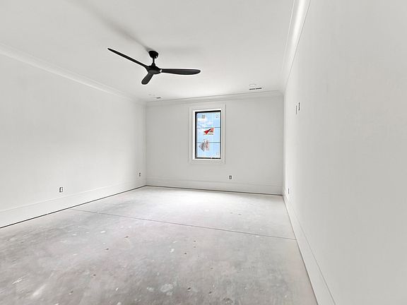 5th image of 918 Strand Ave.