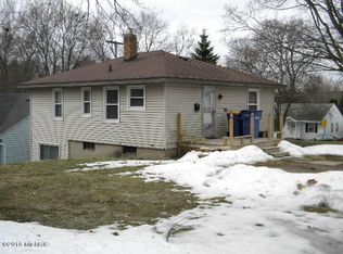 1360 Lewison Ave NE, Grand Rapids, MI 49505