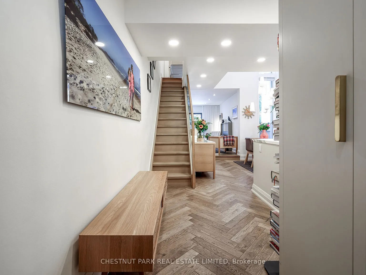 3 bed, $8,200 — Photo 2