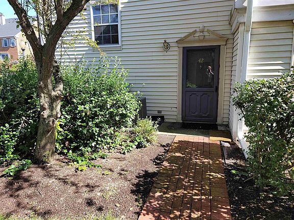 2nd image of 42 Cherry St