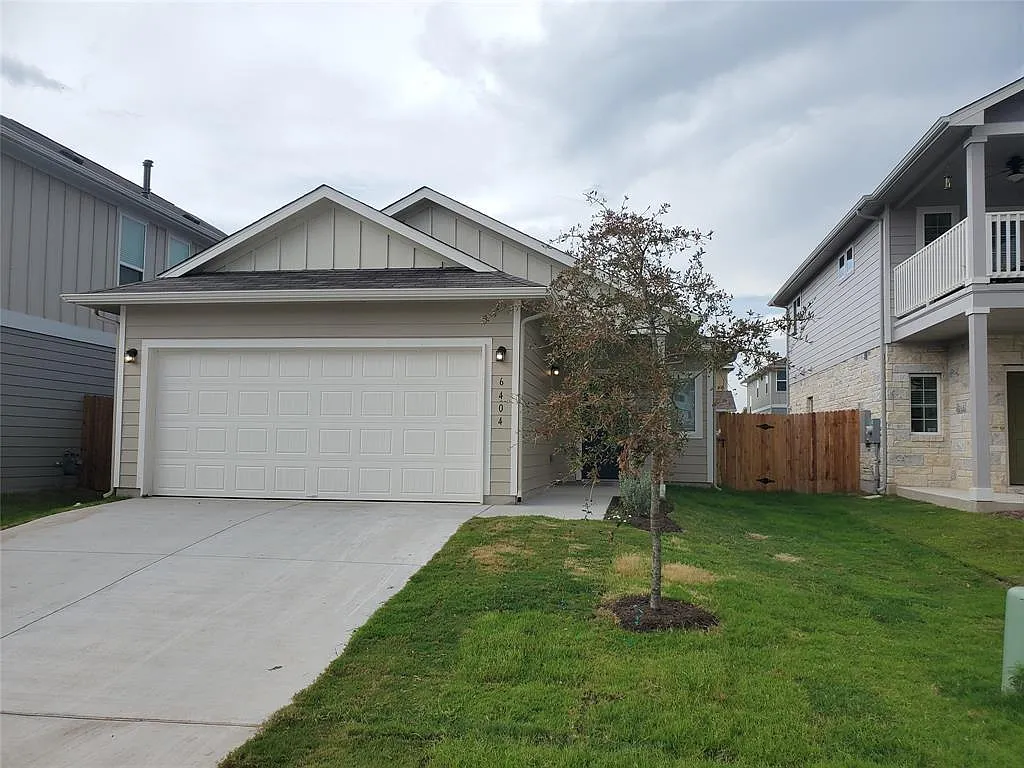 3 bed, 2.0 bath, 1500 sqft, $1,995 — Photo 2