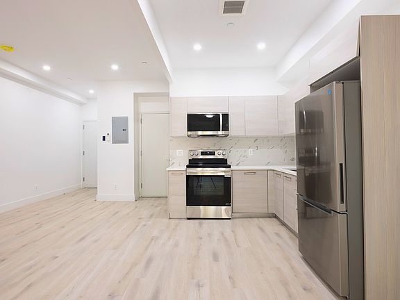 5th image of 1266 Park Pl #2A