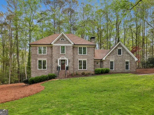 8025 River Cir, Sandy Springs, GA 30350