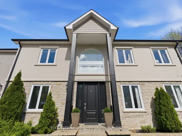 201 Centre St N, Whitby, ON L1N 4S9