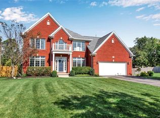 4667 Brentwood Dr, Williamsville, NY 14221