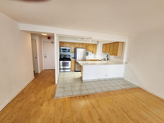 Kitchen/Livingroom Area