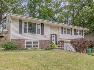 2814 Woodland Pl, West Des Moines, IA 50266