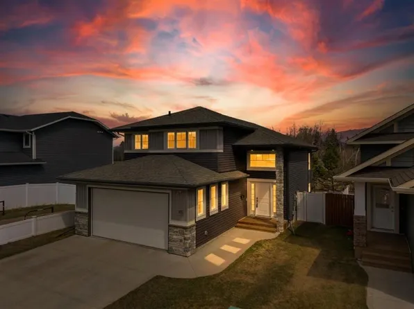 105 W Ash Close, Blackfalds, AB T4M 0H9