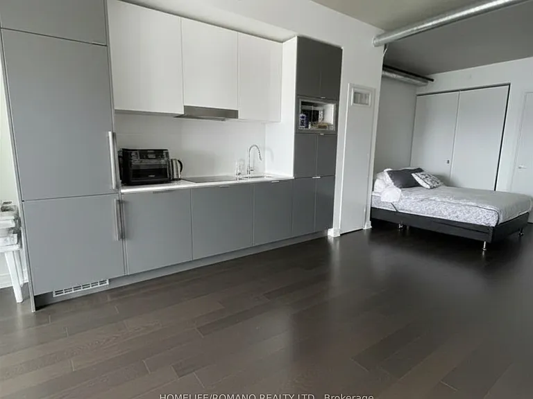 21 Lawren Harris Sq #1113 — Photo 3