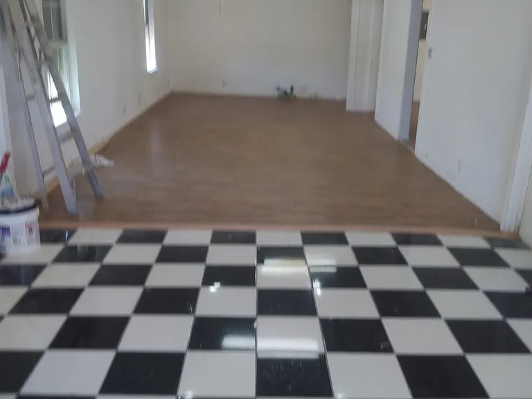 1670 Rigsby Ave — Photo 2