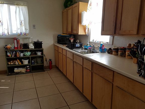 2nd image of 816 N Edwards St