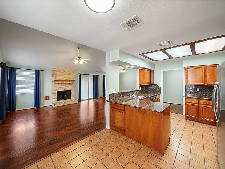 17206 Park Lodge Dr — Photo 7