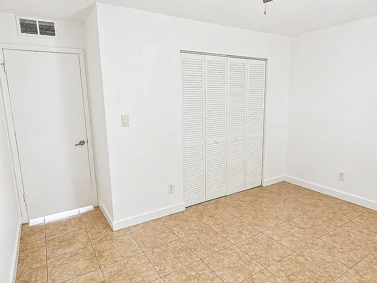 5820 N Church Ave #112 — Photo 7