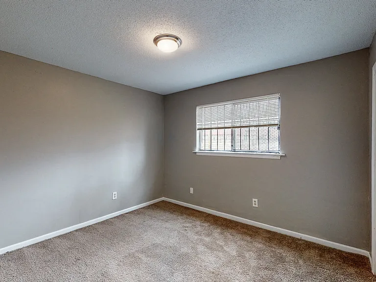Barron Court — Photo 5