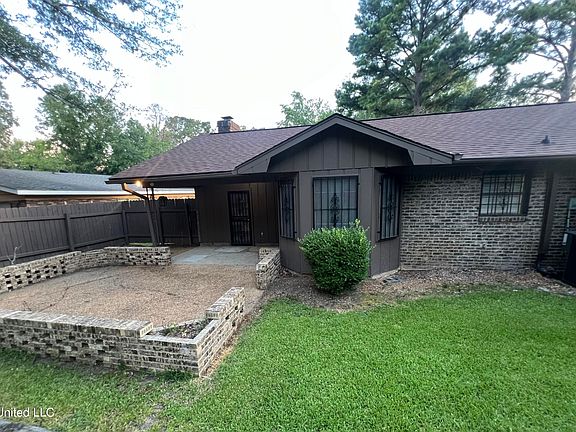 4th image of 206 Carriage Hills Dr