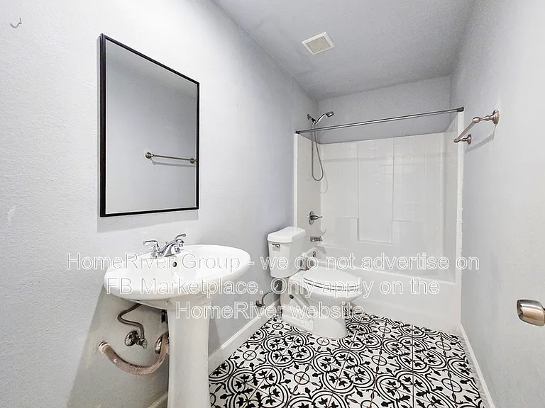 440 Pecan Dr — Photo 13