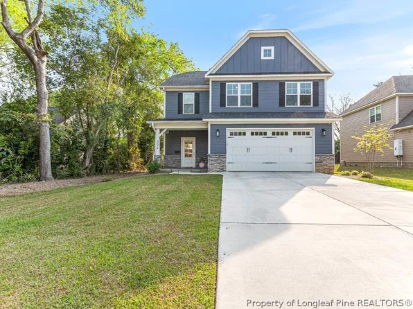 304 Oakridge Ave, Fayetteville, NC 28305