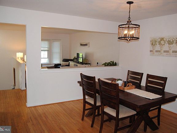 5th image of 511 Sturbridge Ct