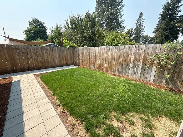 3641 Cherrylawn Ct NE — Photo 27