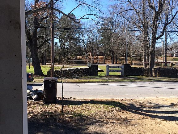 3rd image of 208 Player St