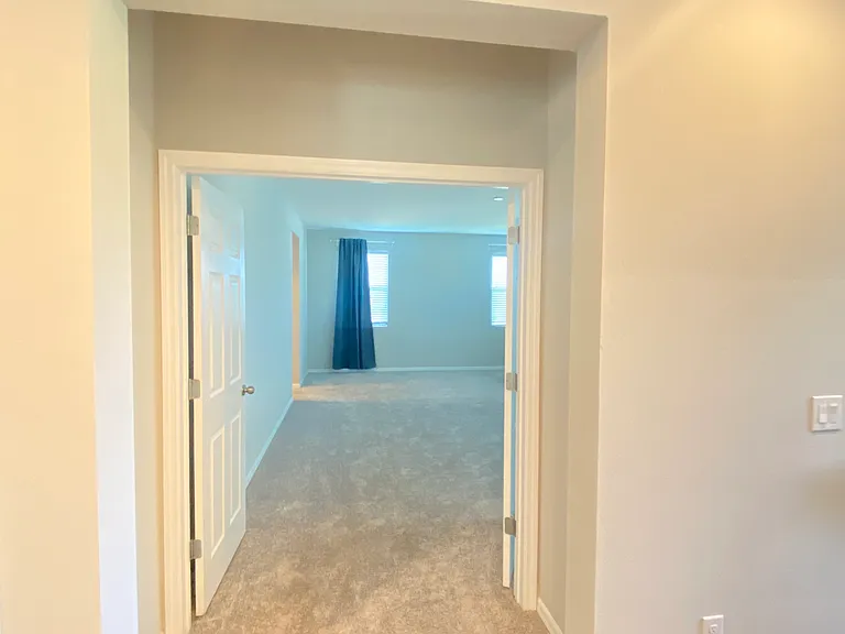 698 Bay Bridge Cir — Photo 32