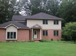 60533 Nine Mile Rd, South Lyon, MI 48178