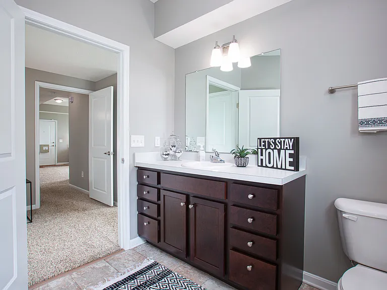 Two Bedroom Garden Primary Bathroom