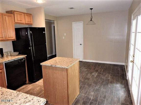 3rd image of 107 Sedgewick Dr