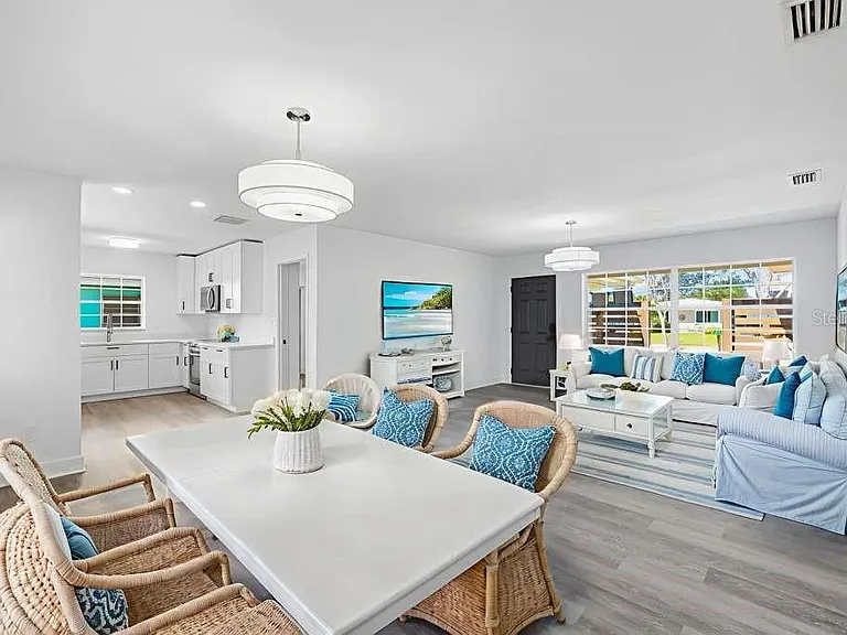 2491 Coronado Way — Photo 5