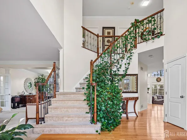 720 Cypress Dr, East Stroudsburg, PA 18302