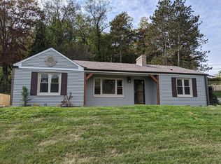 1100 Aurora Dr, Pittsburgh, PA 15236