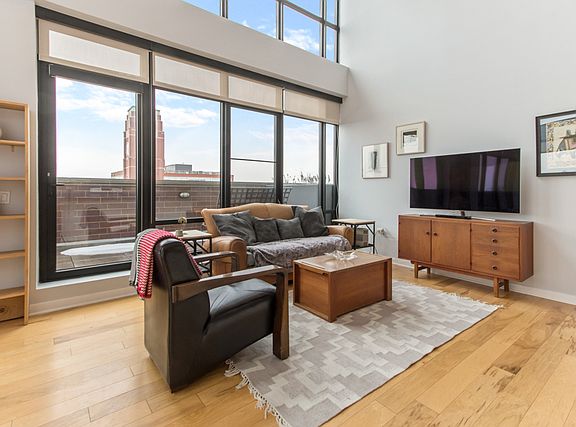 4th image of 3946 N Ravenswood Ave APT 704