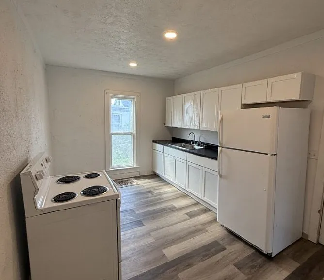 803 5th Ave — Photo 11