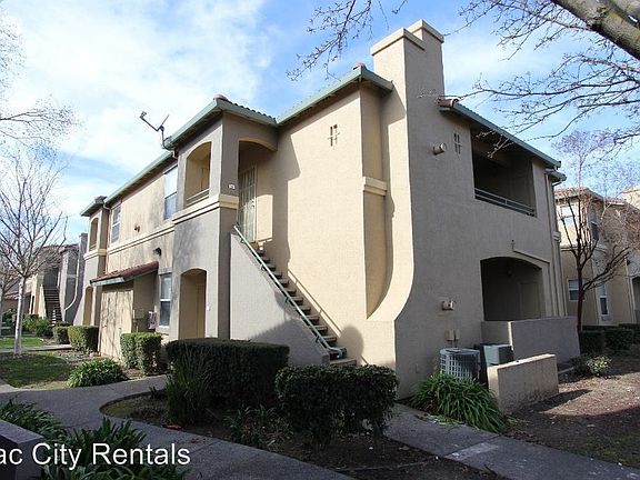 3rd image of 5201 Laguna Oaks Dr Unit 133