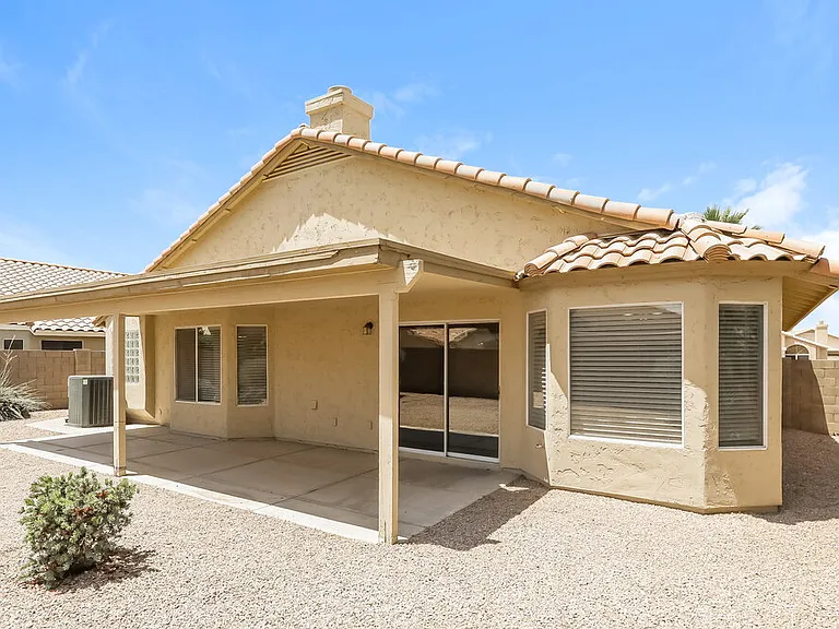9847 W Irma Ln — Photo 16