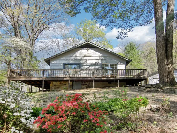 3233 Hebron Rd, Hendersonville, NC 28739