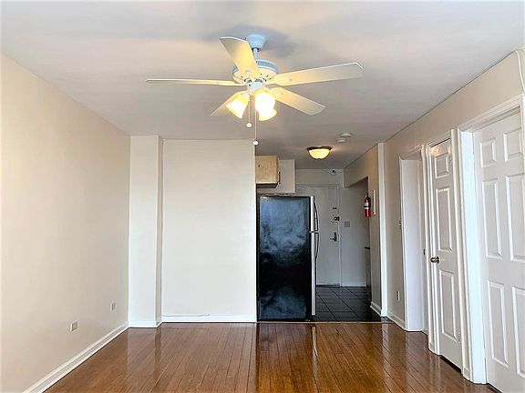 3rd image of 16605 Hillside Ave