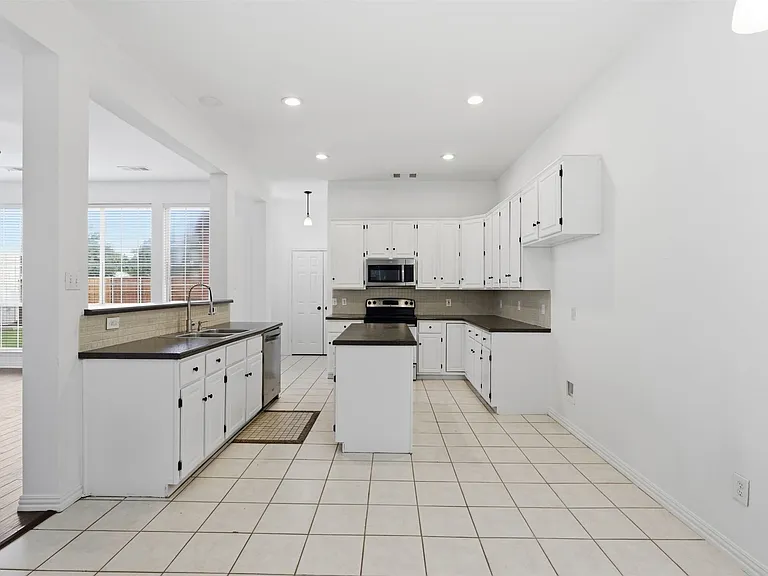 3221 Corning Dr — Photo 8
