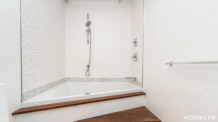 Rented by Nooklyn NYC LLC | media 28