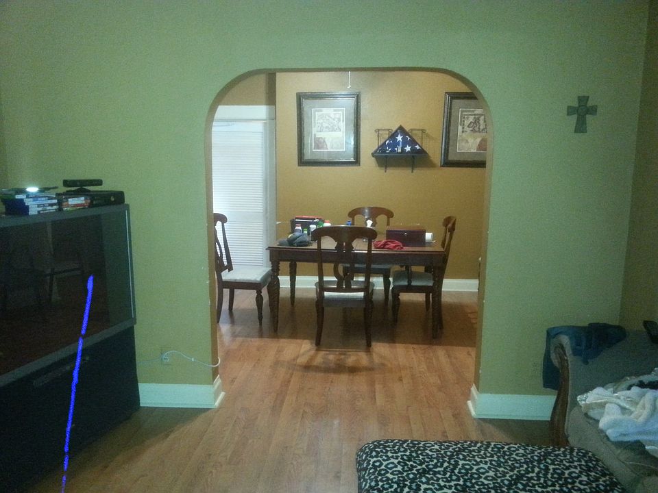 2nd image of 809 Brooks Ave