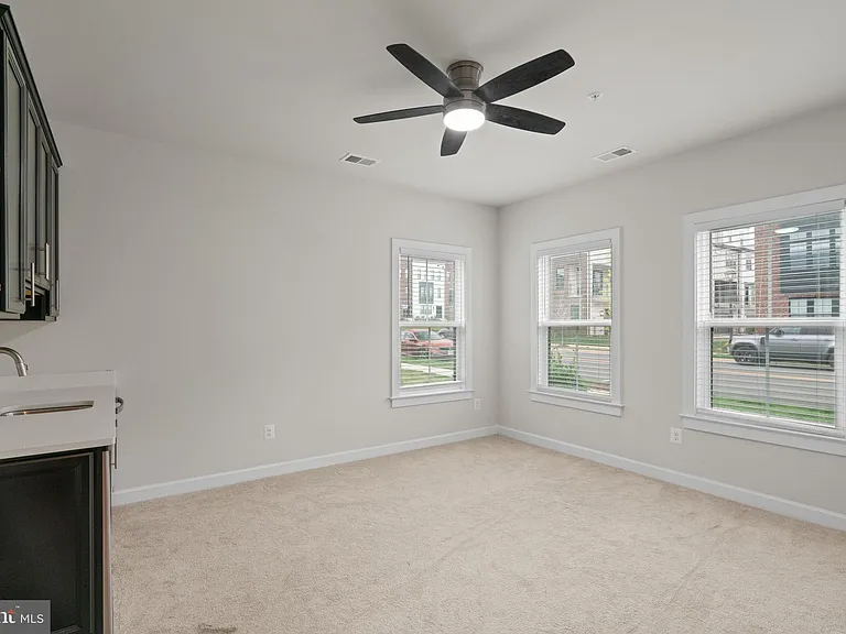 43467 Grandmoore St — Photo 6