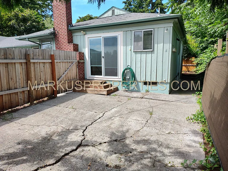 110 SW 137th Ave #3 — Photo 17