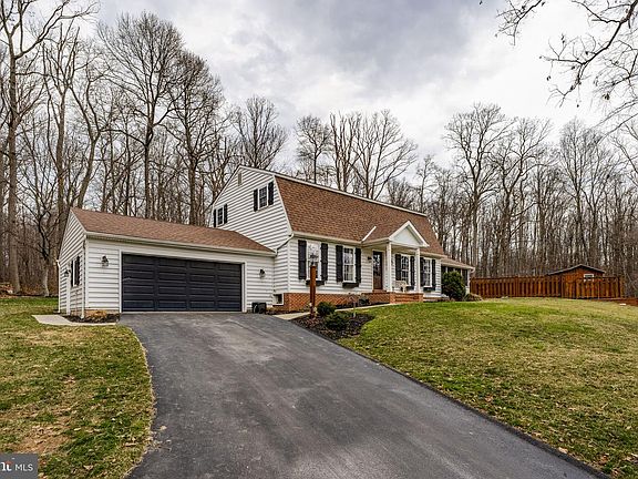 3rd image of 2337 Laurel Top Cir
