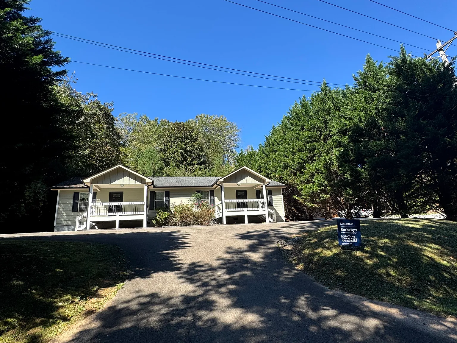 426 Austin St — Photo 3