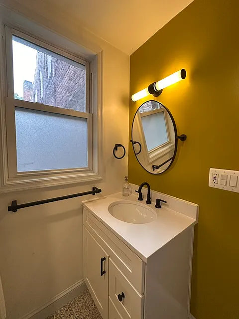 2 bed, 704 sqft, $2,950 — Photo 3